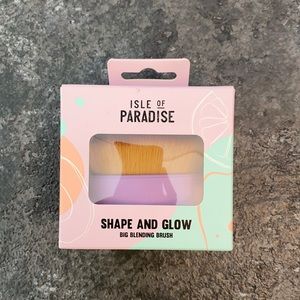 Self tanner blending brush